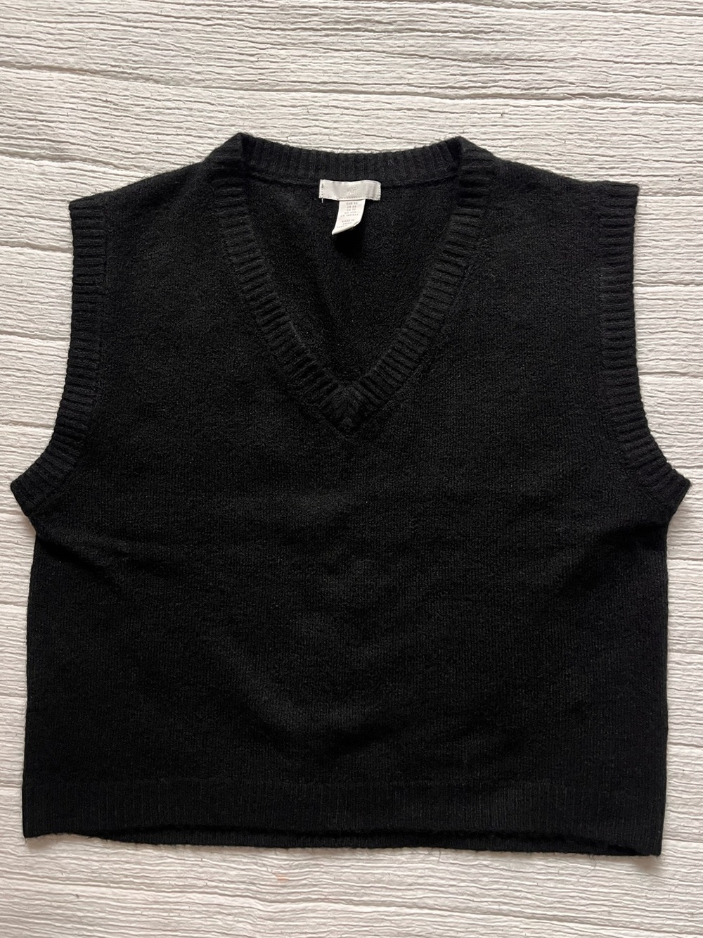 H&M Black V-Neck Sleeveless Knit Vest
